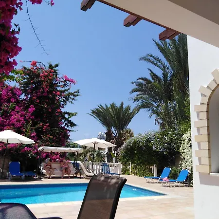 Ξενοδοχείο Coral Cypria 4*